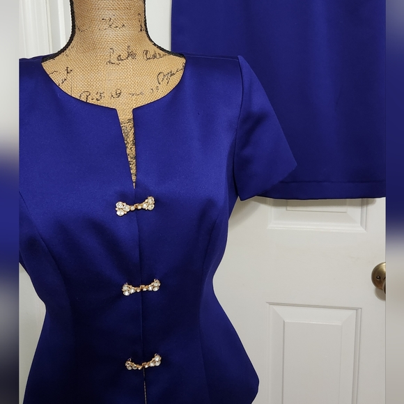 ALEX EVENINGS 2 piece skirt set. Radiant Blue with sparkly buttons. Size 6 - Picture 15 of 16